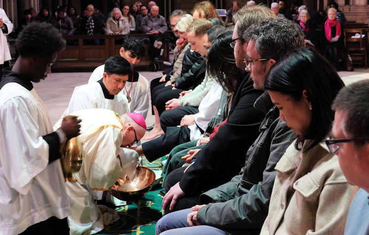 Bishop washes people’s feet at Norwich Maundy Mass